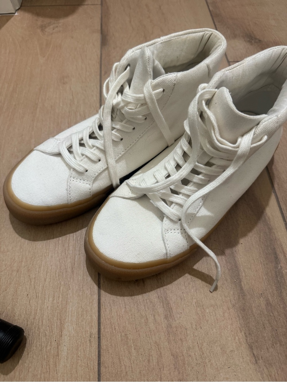 Madewell Sidewalk White high top sneakers with gum sole, size US 8